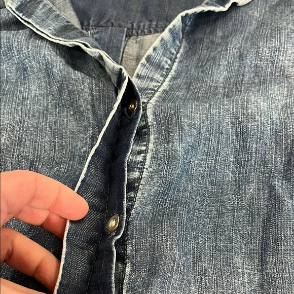 Cloth and Stone Denim Button-Up Shirt - Picture 4 of 8